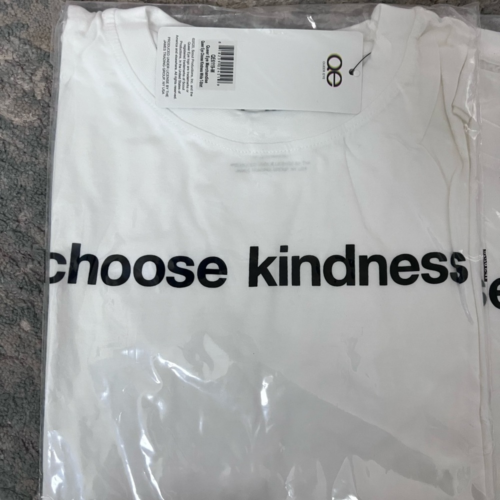 NWT | Queer Eye White 'Choose Kindness' T-Shirt, Size M